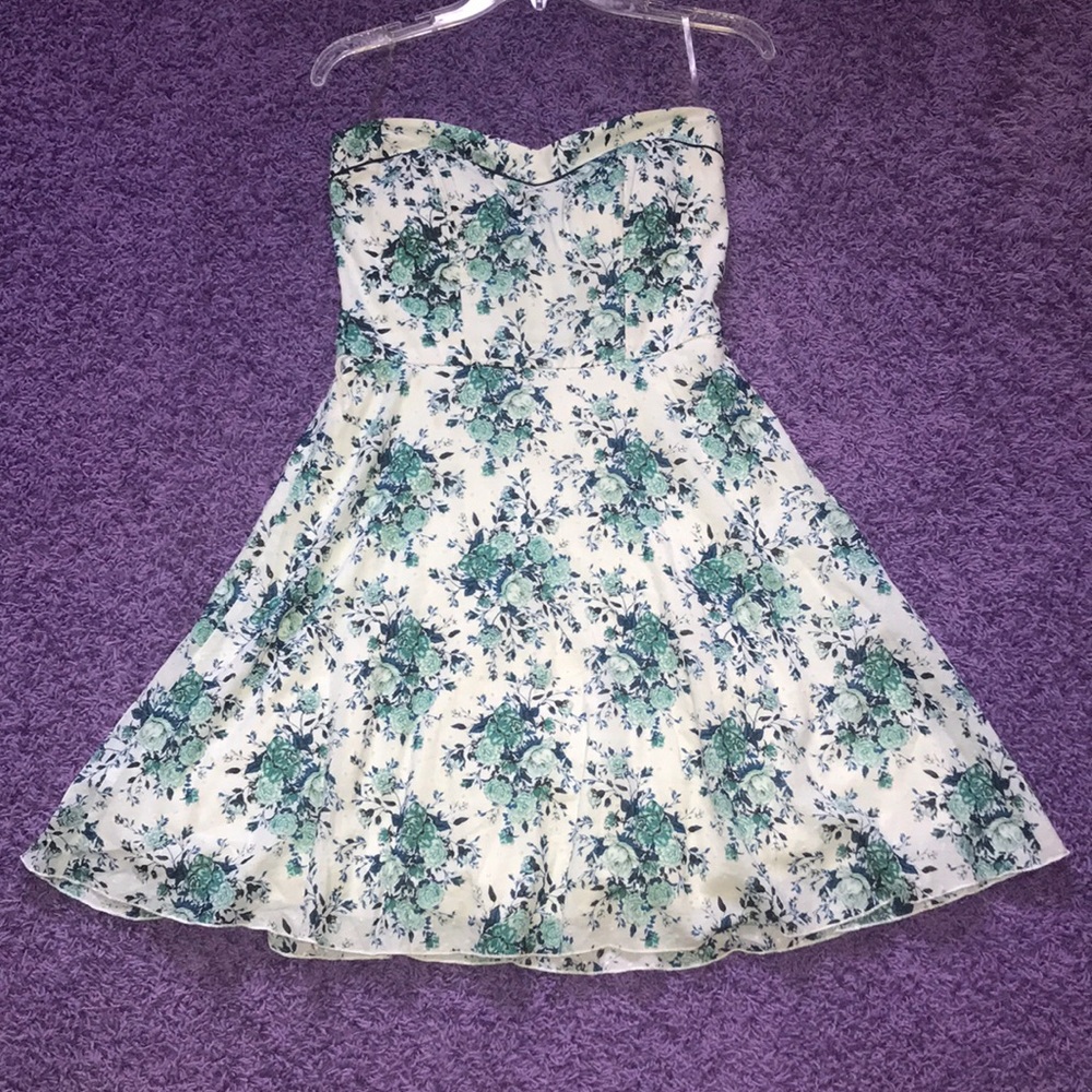 Sleeveless summer dress